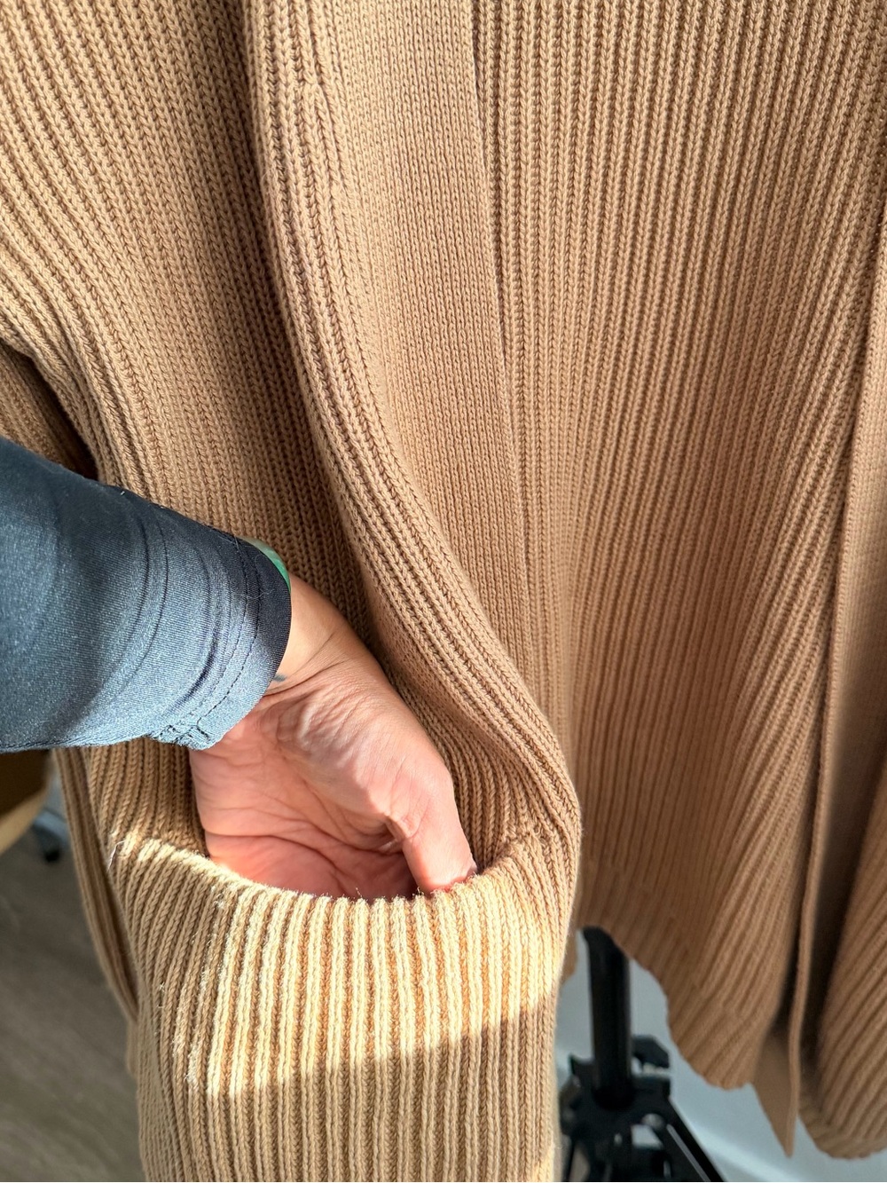 Quince 100% Organic Cotton Oversized Cardigan - Picture 3 of 6